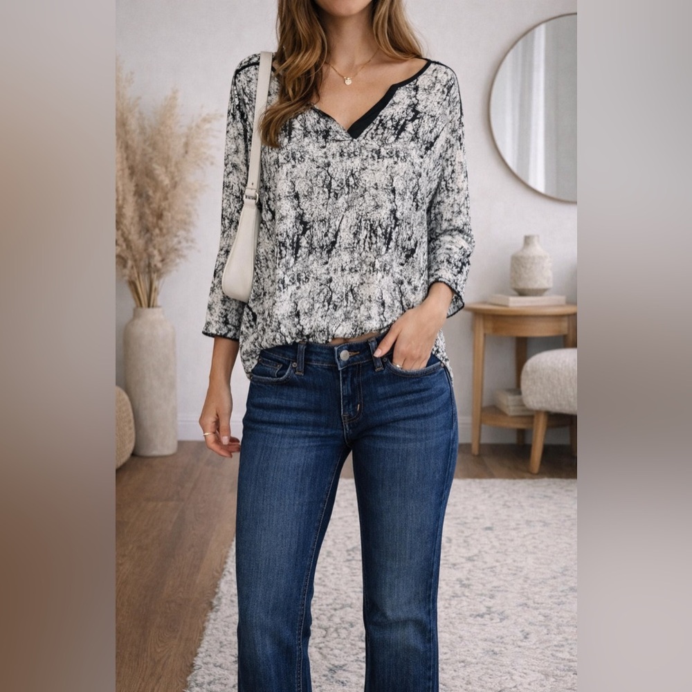 Anne‎ Carson Elegant Black and White Women's Top